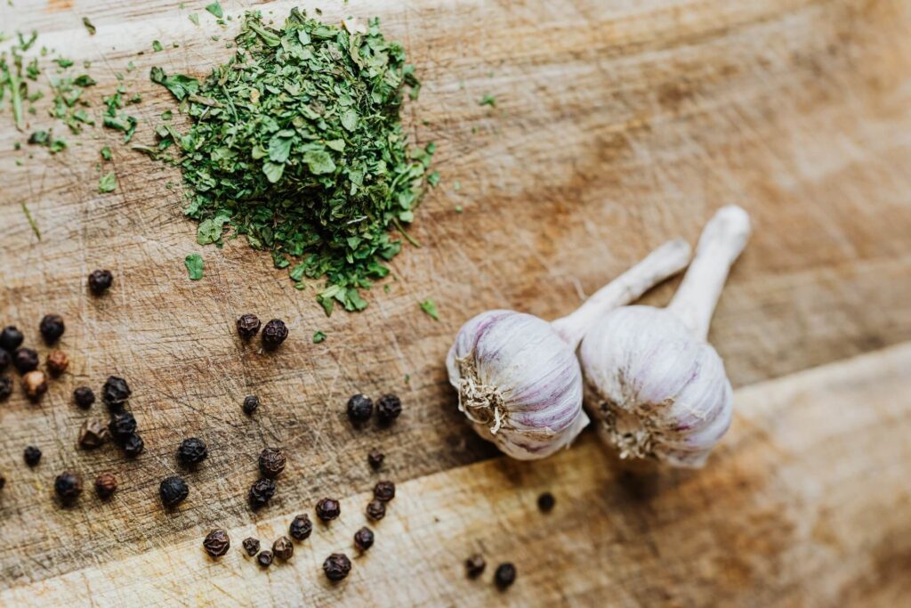 garlic repellent against ticks