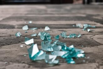 feng shui meaning of broken glass