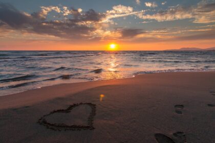 seeing hearts everywhere spiritual meaning