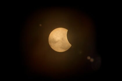 why shouldn't you look at an eclipse spiritual meaning