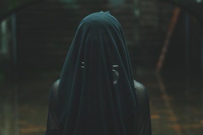 unseen actor position