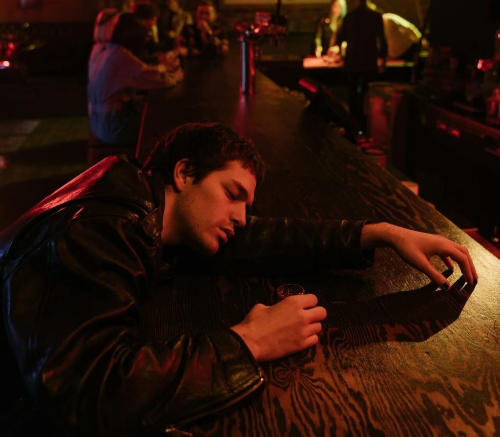 why do aquarius lose friends